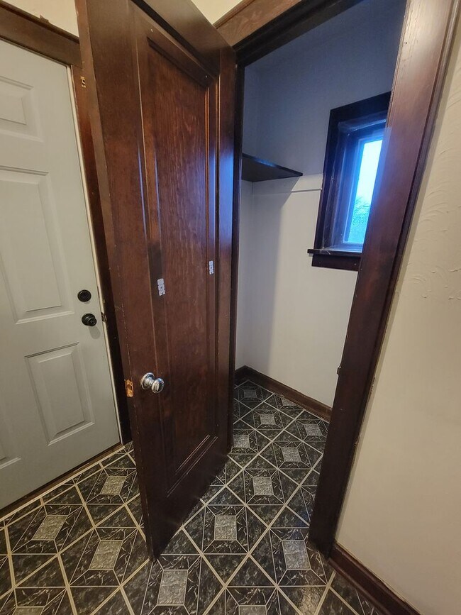 Photo - 1034-1034 1/2 E Madison Street Unit 1034 E Madison Street