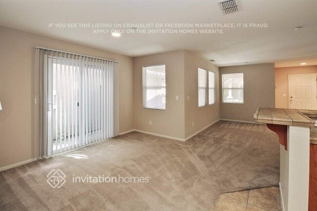 Photo - 73 Roadrunner St