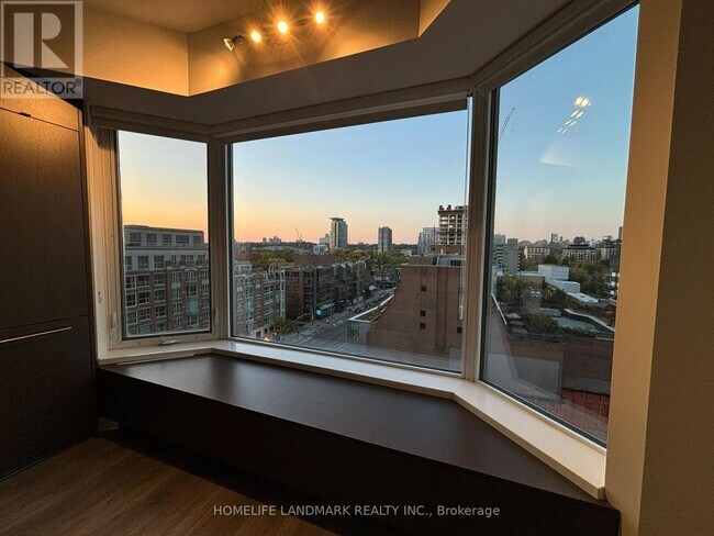 Photo - 155 Yorkville Ave Unit 901