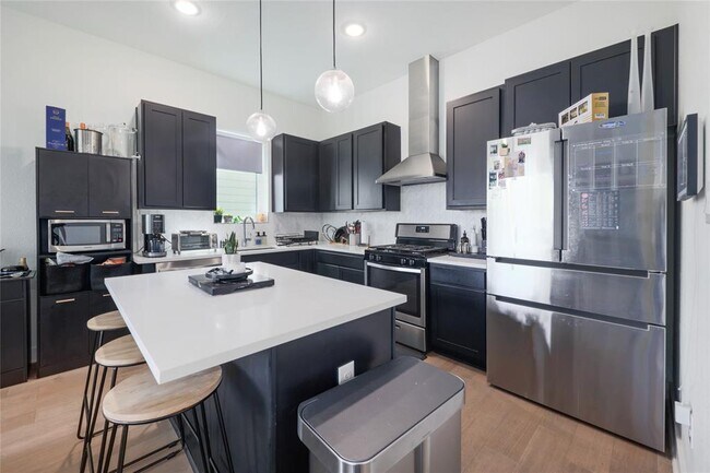 Photo - 5820 Sutherlin Rd