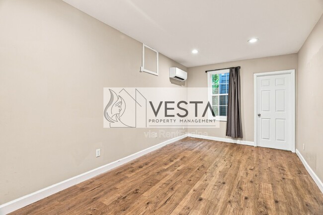 Photo - 4 Farrwood Ave Unidad 8