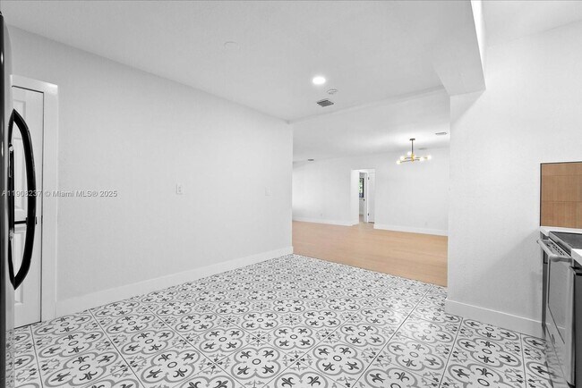 Photo - 1240 NE 138th St