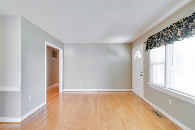 Photo - 8406 Holly Hill Rd