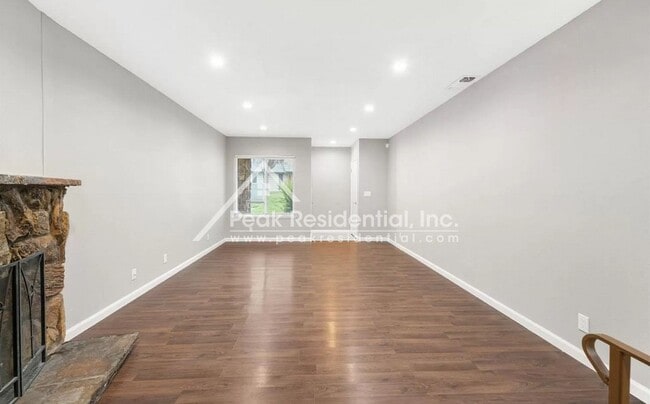 Photo - Updated 2bd/2ba Foothill Farms Duplex With 1 Car Garage