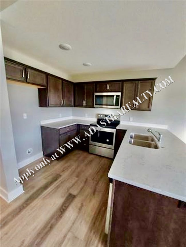 Nice 3 Bed 3 Bath Townhome in Louisburg-Available NOW!!