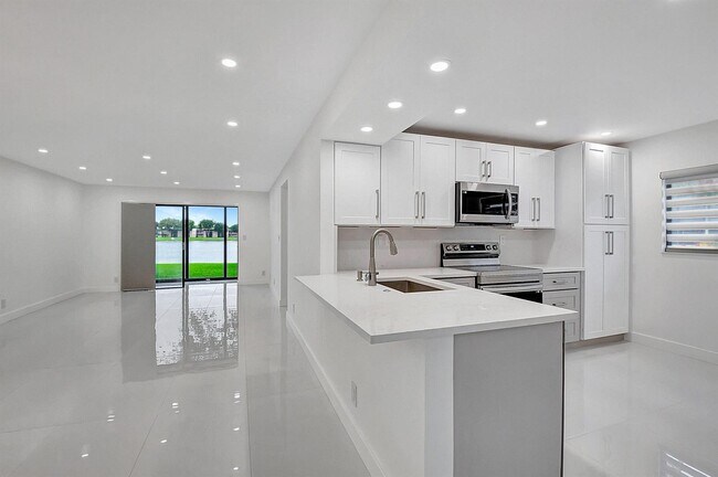 Photo - 5550 Witney Dr Unit Lake of delray