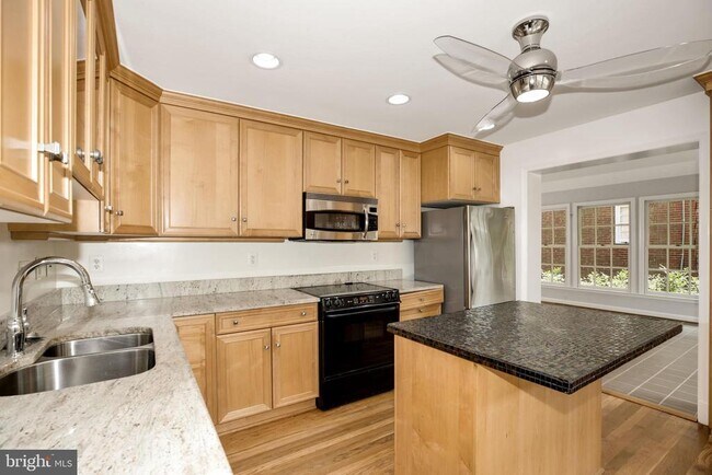 Photo - 3405 N Peary St