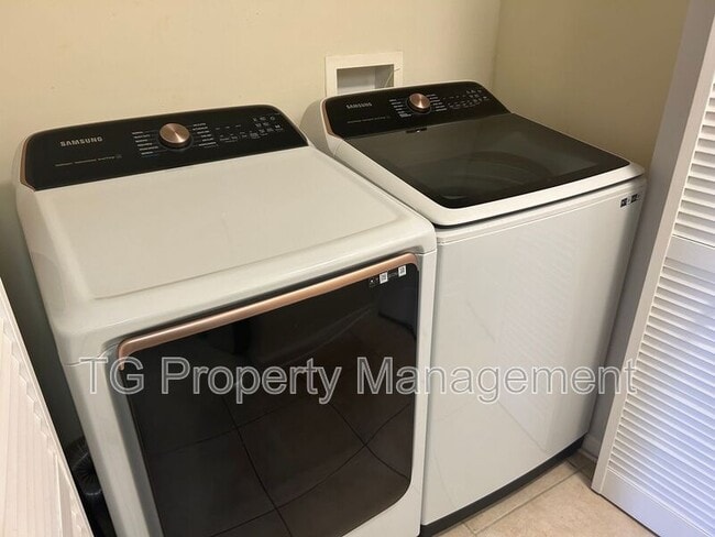 Photo - 10435 Mid Town Pkwy