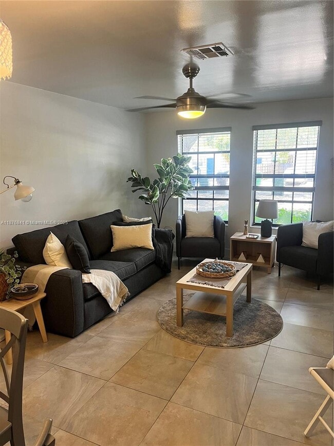 Photo - 2567 NE 182nd St