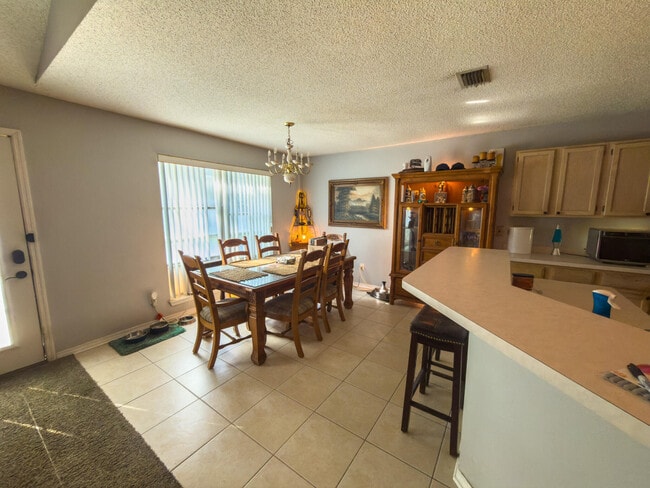 Photo - 2381 Hilton Dr