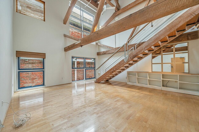 Building Photo - 650 Delancey St Unit 303 Rental