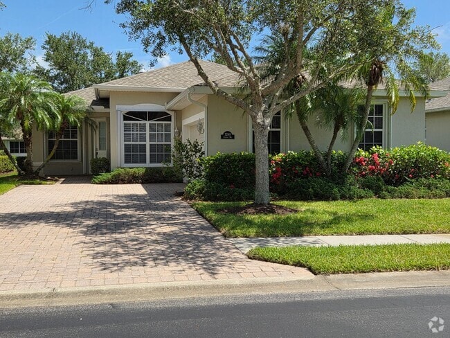 Building Photo - Beautifully Decorated Home~Turn Key~Commun...