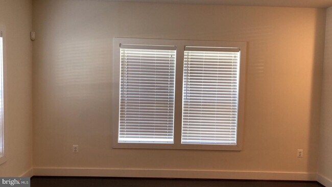 Photo - 20489 Milbridge Ter