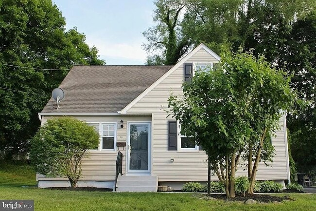 Building Photo - 28 Ridgley St