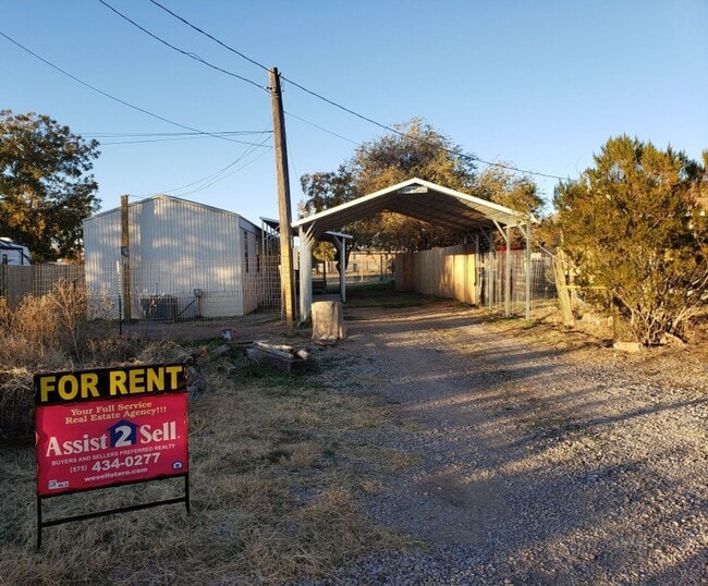 Building Photo - Beautifully Remodeled 2 Bdrm/2Ba Home with...