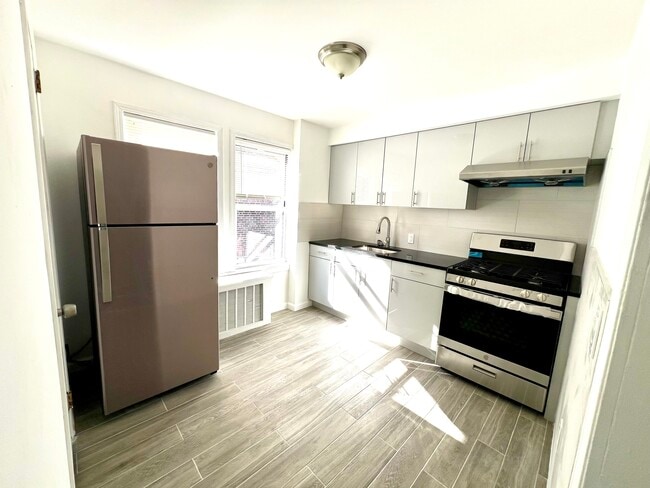 Photo - 9924 Ascan Ave