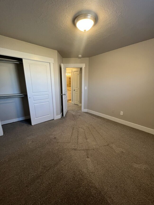 Photo - Mayfield - 2310