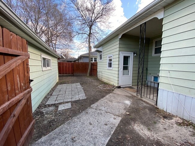 Photo - 4 Bed 2 Bath House! Fenced in yard!