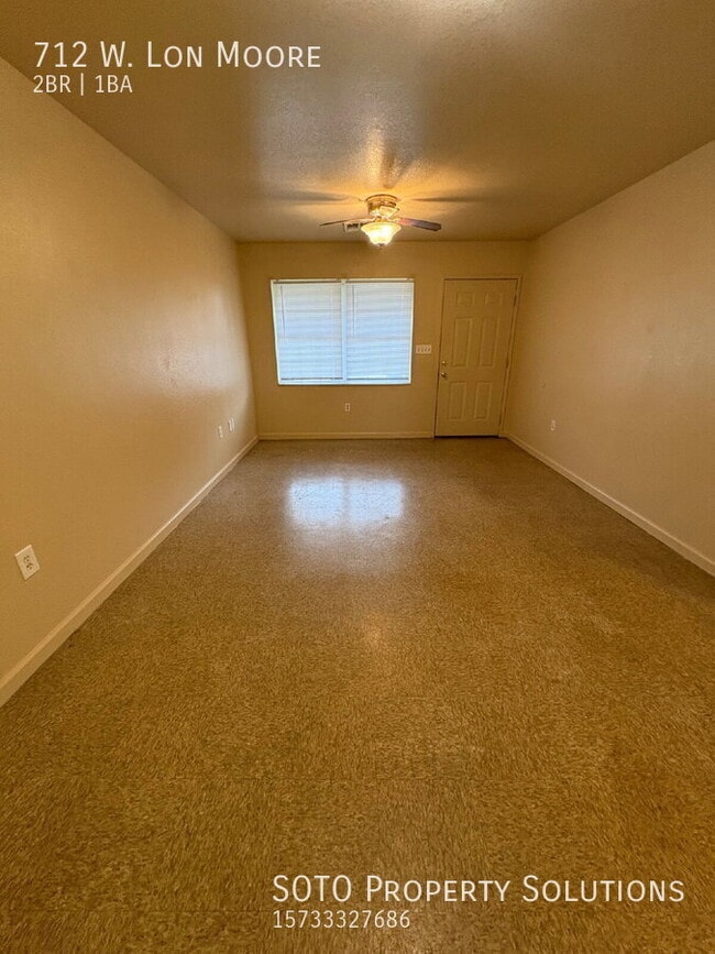 Photo - 712 Lon Moore St