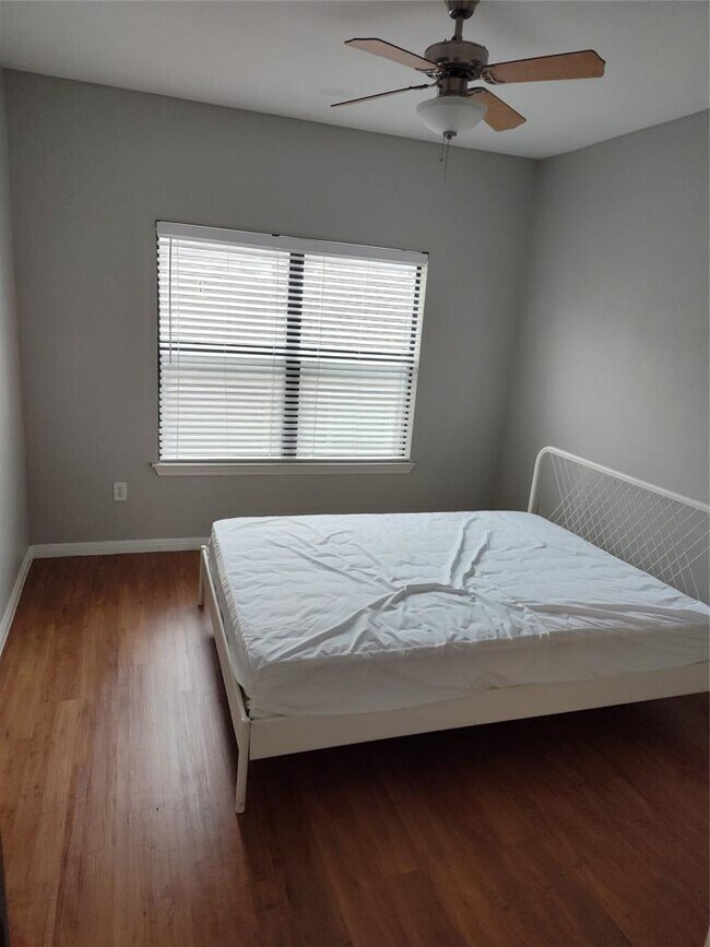 Photo - 2502 Leon St Unit 304