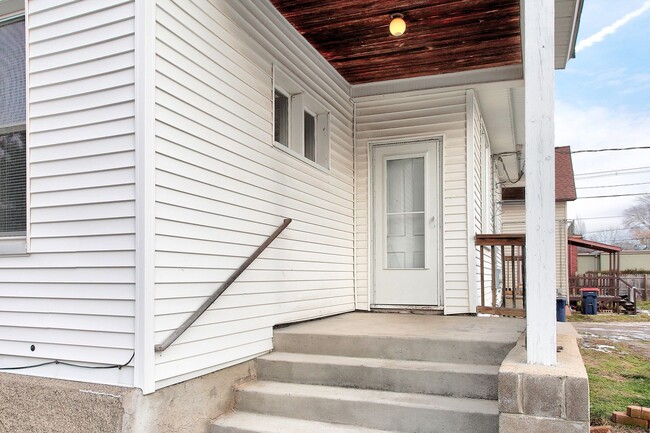 Photo - 140/142 E 15th Street Unit 140 E 15th St