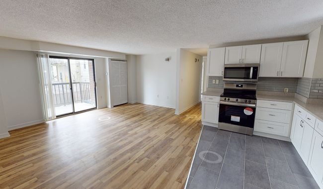 Building Photo - 21 Elmer St Unit 205 Rental
