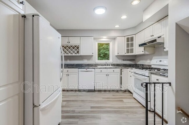 Building Photo - 5209 6th Pl S Rental
