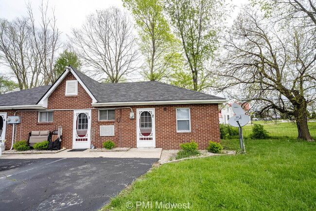 "Cozy Studio Living: Efficient & Affordabl... - "Cozy Studio Living: Efficient & Affordabl... Unit Apt 2
