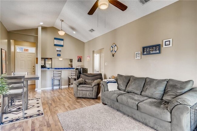 Photo - 711 W 21st St Unit 304