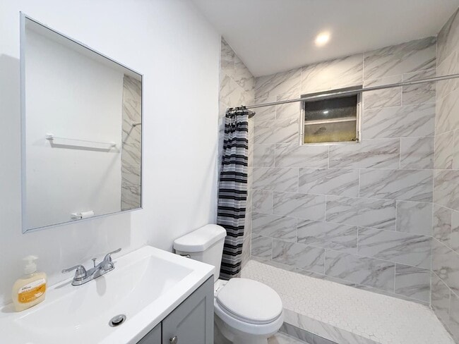 Photo - Available now! Bedroom For Rent In Shared Home (shared kitchen and 2 baths) Unit 6