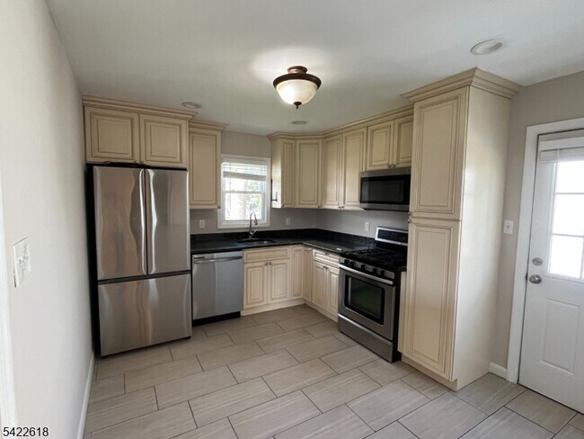 Photo - 76 Liberty St