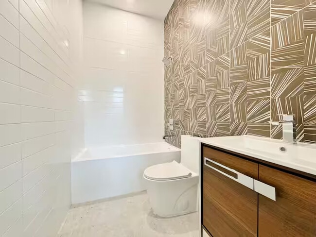 Photo - Furnished room/NOT APARTMENT Unit 4