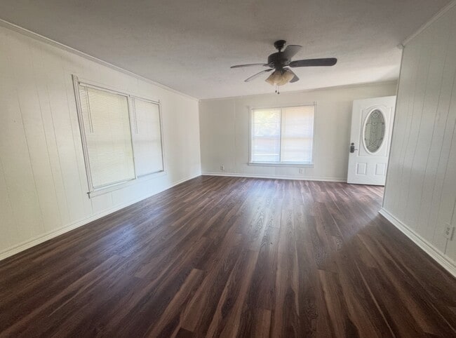 Photo - 1002 Barnhill St