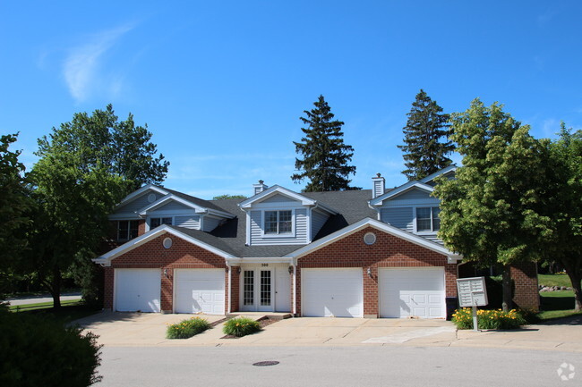 Building Photo - Highland Springs Rental