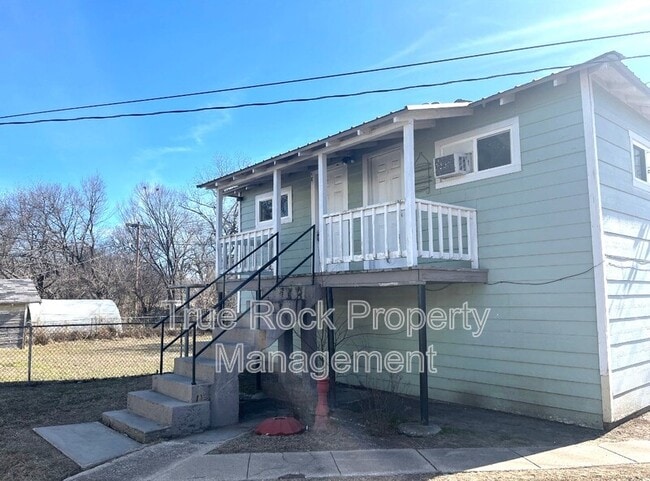 Building Photo - 531 W 9th St Rental