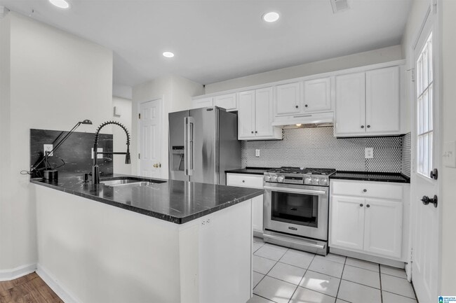 Photo - 741 47th Pl S