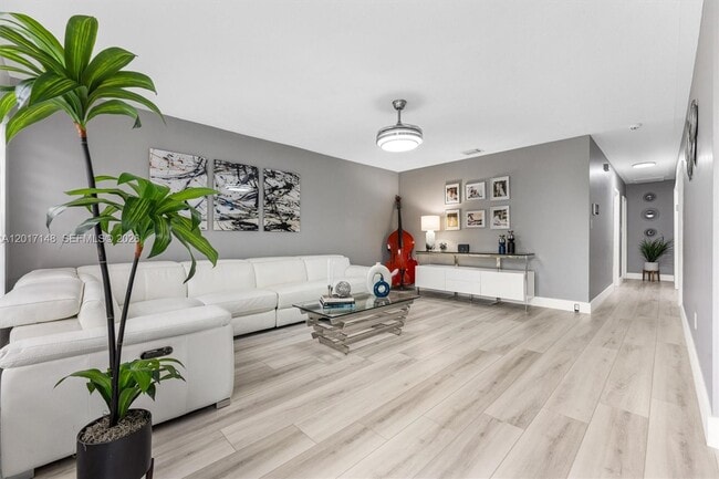 Photo - 1300 SW 34th Ave