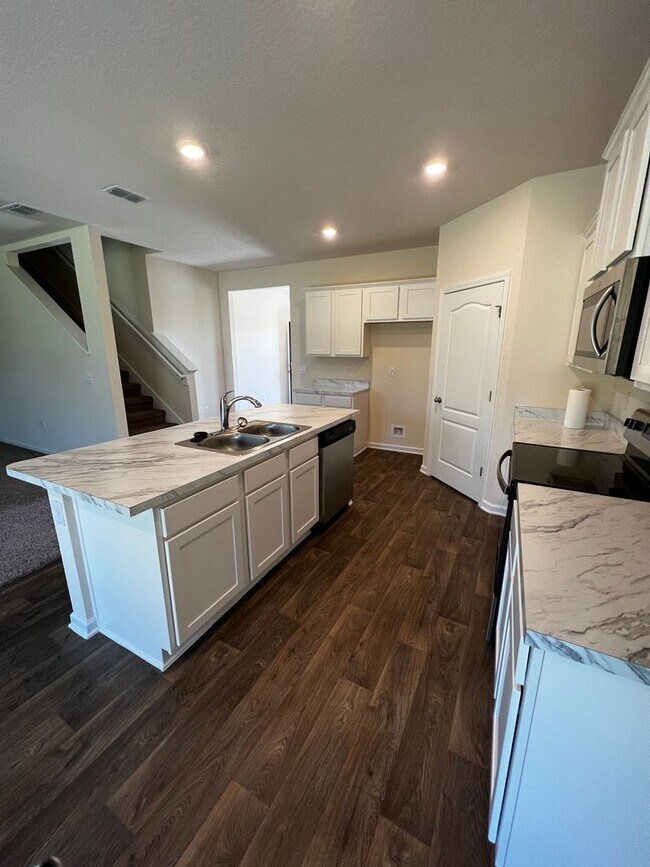 Photo - Large 5/3 Home in Morgan's Cove!