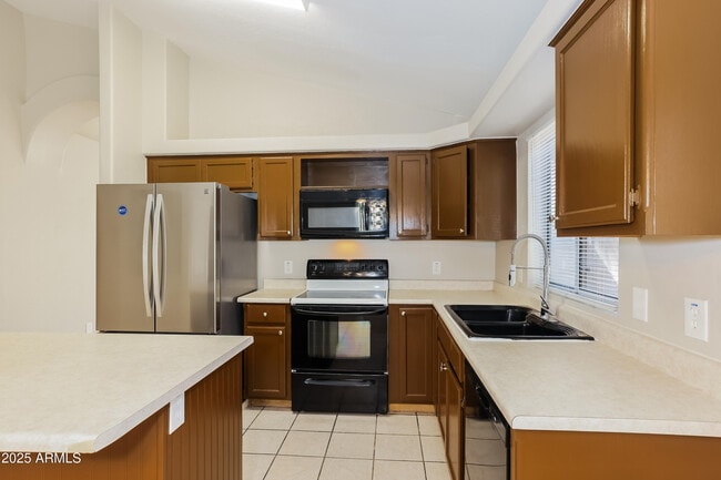 Photo - 118 W Villa Theresa Dr