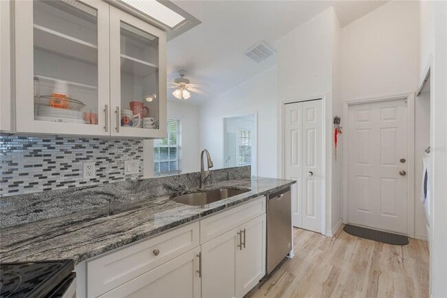 Photo - 615 Juniper Way