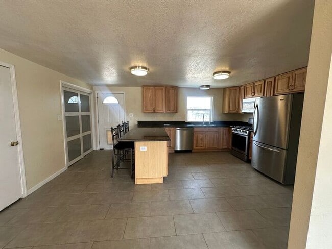 Photo - 10725 Santa Fe Rd