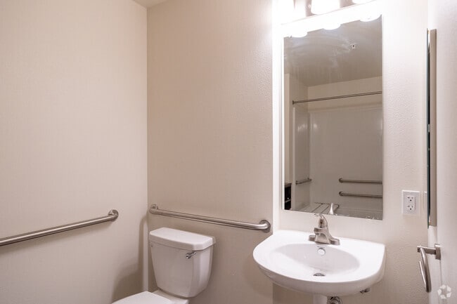 Studio - 426SF - Bathroom