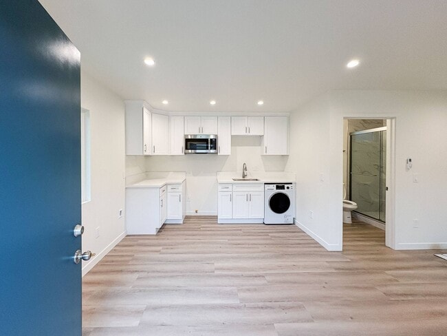 Claremont Pacifica Apts
