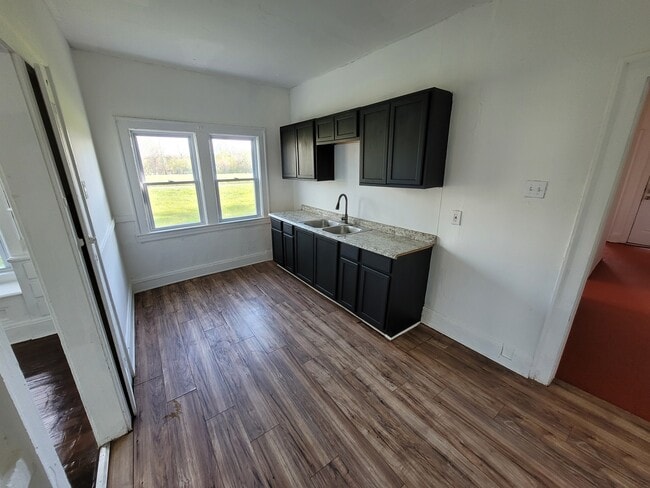 Photo - 718 E 124th St Unit #2