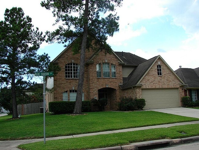 Building Photo - 2403 Blue Shadow Dr Rental
