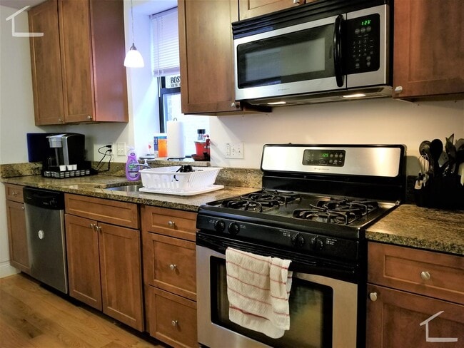 Photo - 64 Louis Prang St