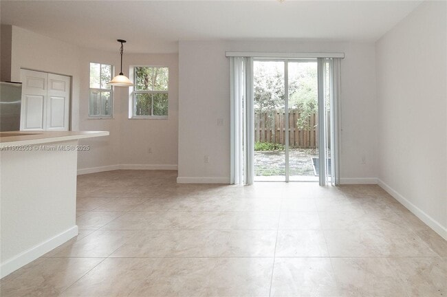 Photo - 1027 NE 207th St