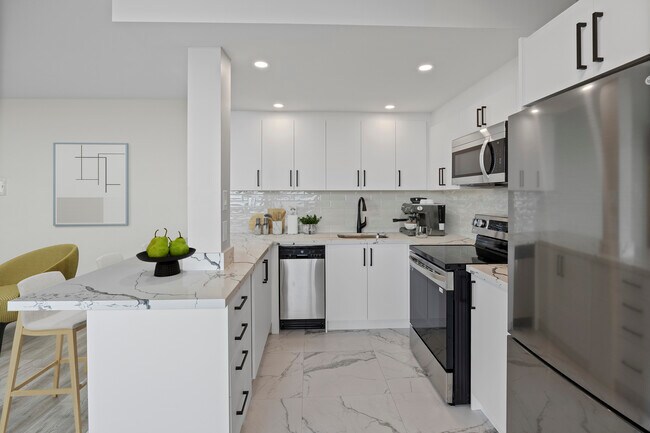 Photo - Lakeview Towers