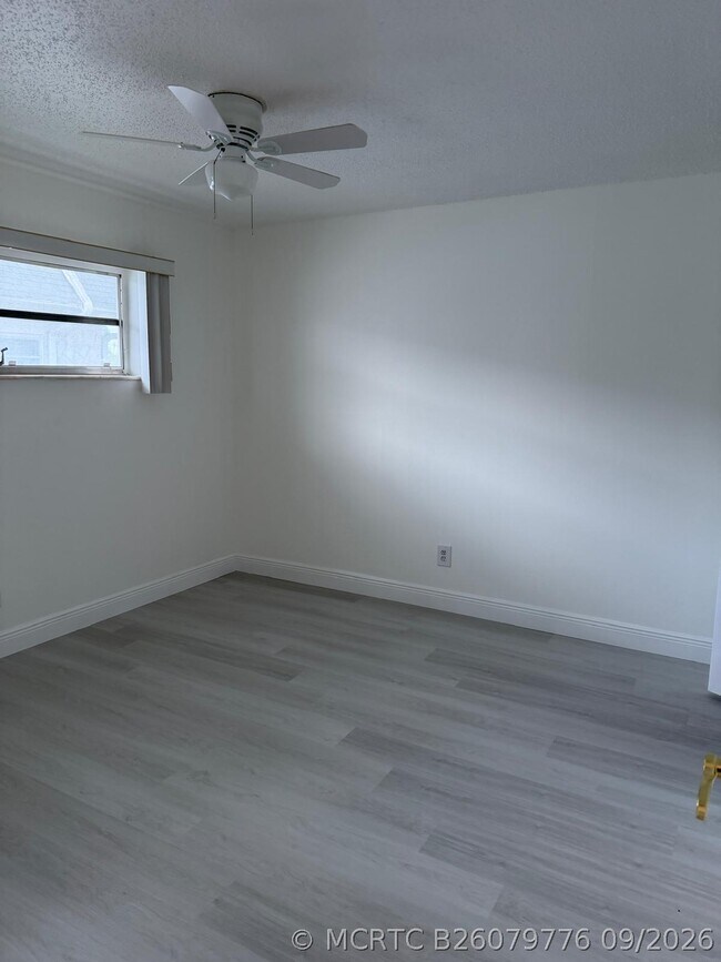 6211 SW 37th St Unit 211