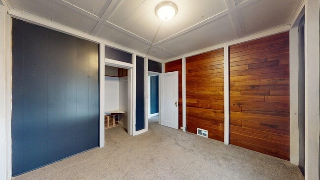 Building Photo - 3889 W 33rd St Rental